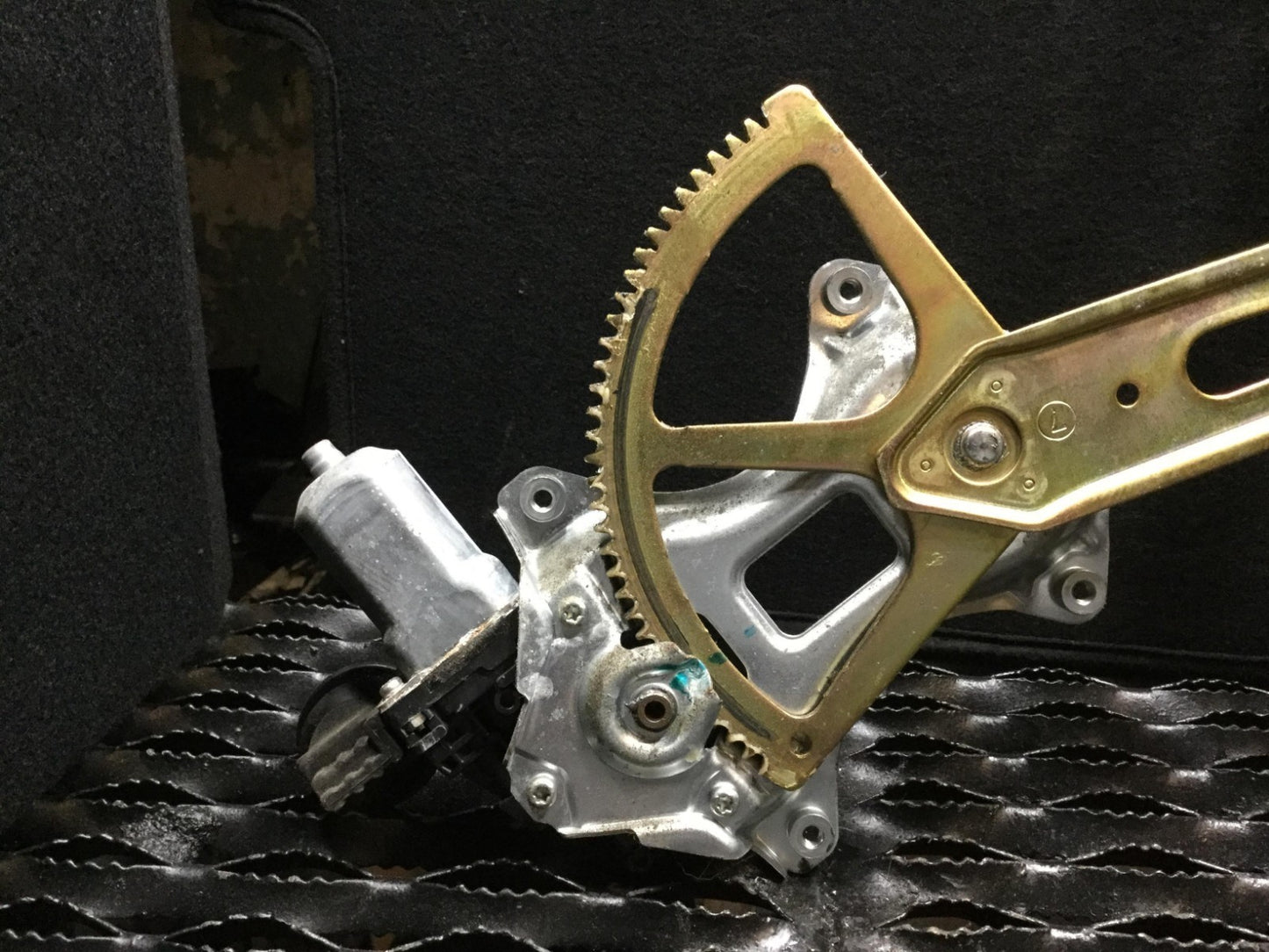 05 06 07 08 09 Toyota Prius Rear Left Driver Side Window Regulator &  Motor OEM