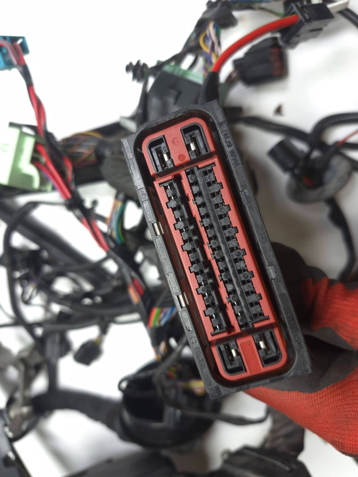 2013 Volvo S60 Main Fuse Box Wiring Harness OEM