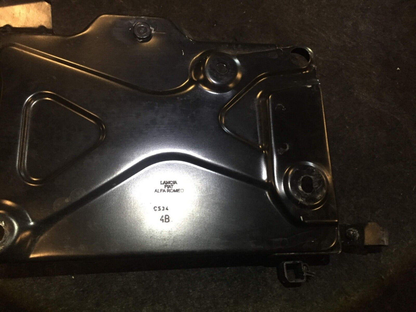 14-17 Fiat 500l Battery Tray Holder Plate Only OEM