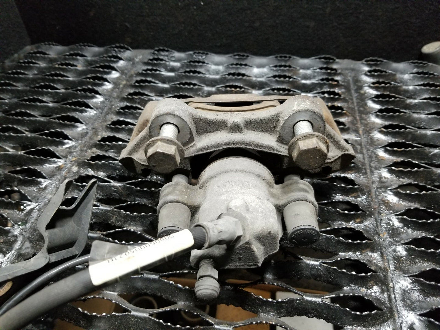 2010 Mercedes-benz R350 Brake Caliper Rear Passenger Side Right OEM