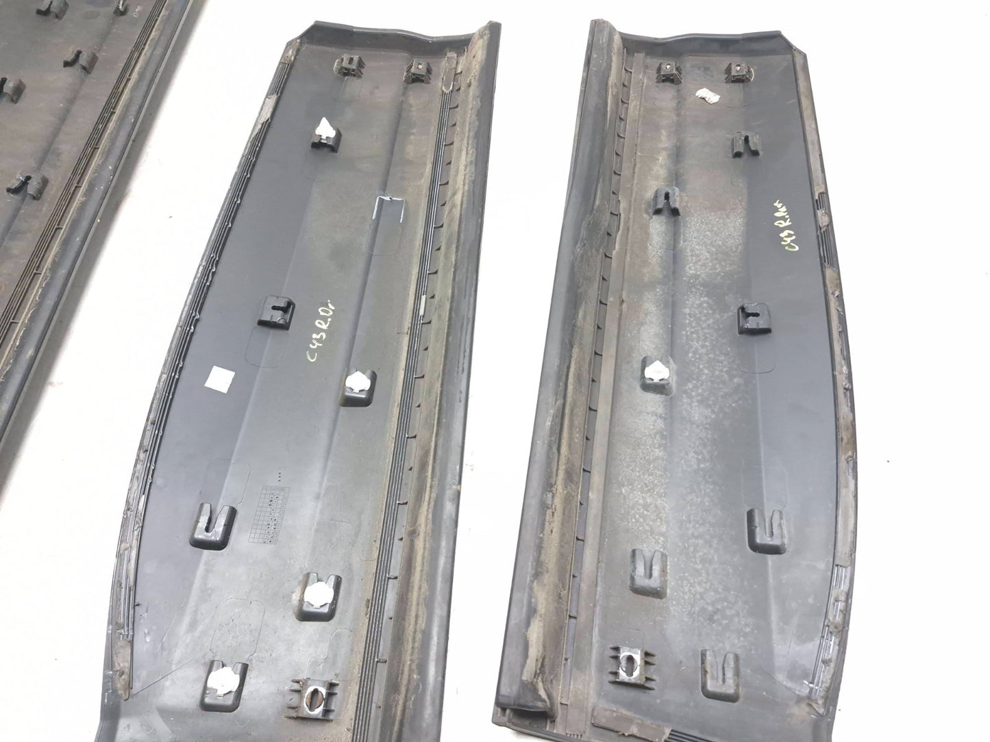 2011 Volkswagen Tiguan Lower Door Molding Front & Rear 4pcs OEM