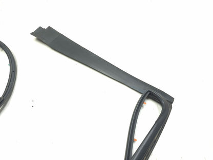 2008 Acura Tl Type-s Rear Door Weatherstrip Seal Right Passenger Side OEM
