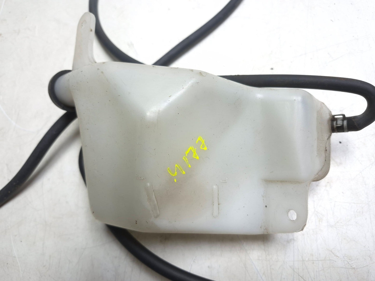 2004 Suzuki Intruder Volusia Vl800 Coolant Reservoir Tank OEM