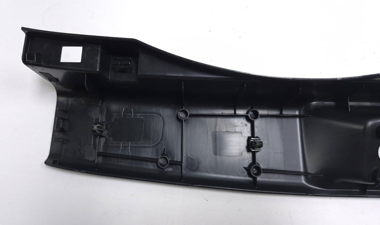 2015 Nissan Juke Rear Trunk Liftgate Sill Scuff Plate Cover OEM