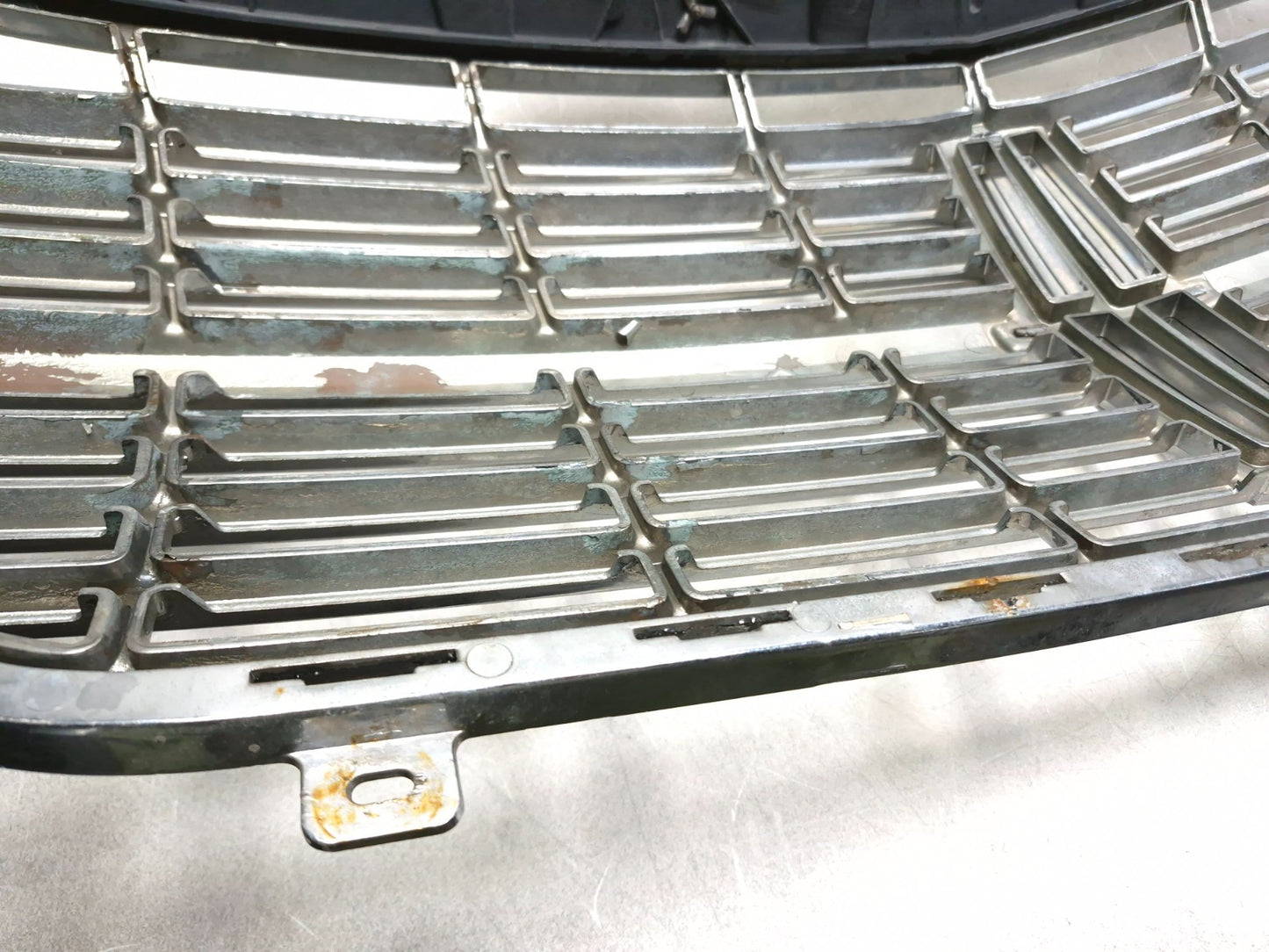 2008 Lincoln Navigator Front Upper Grille OEM