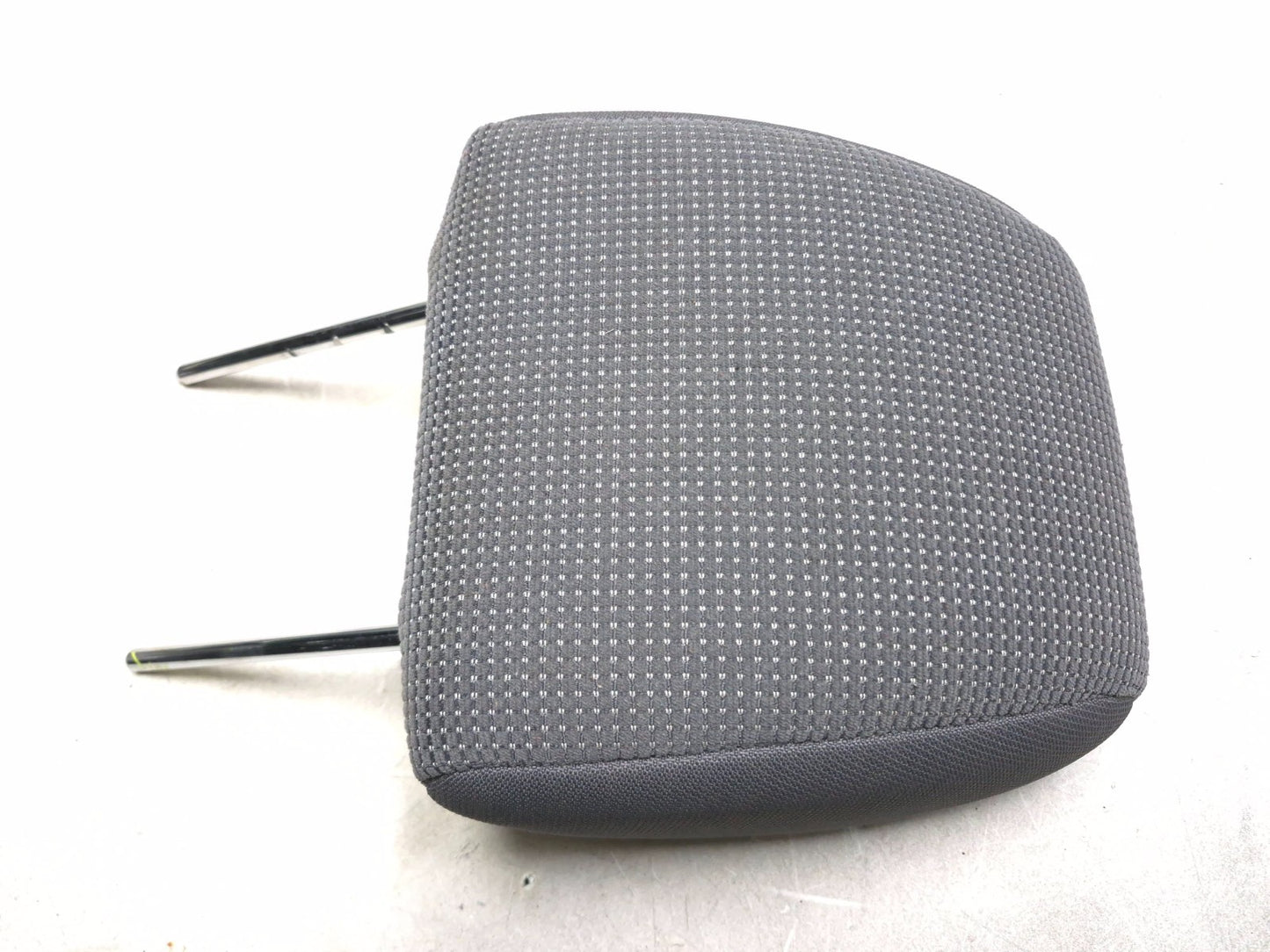 2008 Hyundai Tucson Front Left & Right Side Seat Headrest Pair OEM