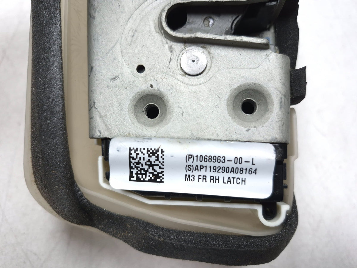 2020 Tesla Model 3 Front Door Lock Latch Actuator Right Passenger Side OEM