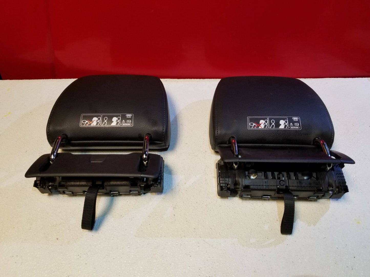 2015 Audi Q7 Rear Second Row Seat Headrest Left & Right Pair OEM