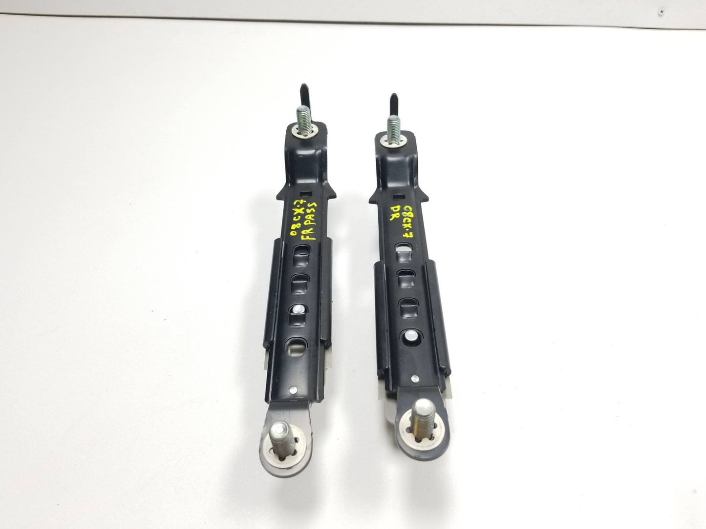 2009 Mazda Cx-7 Front Seat Belt Adjuster 2pcs OEM