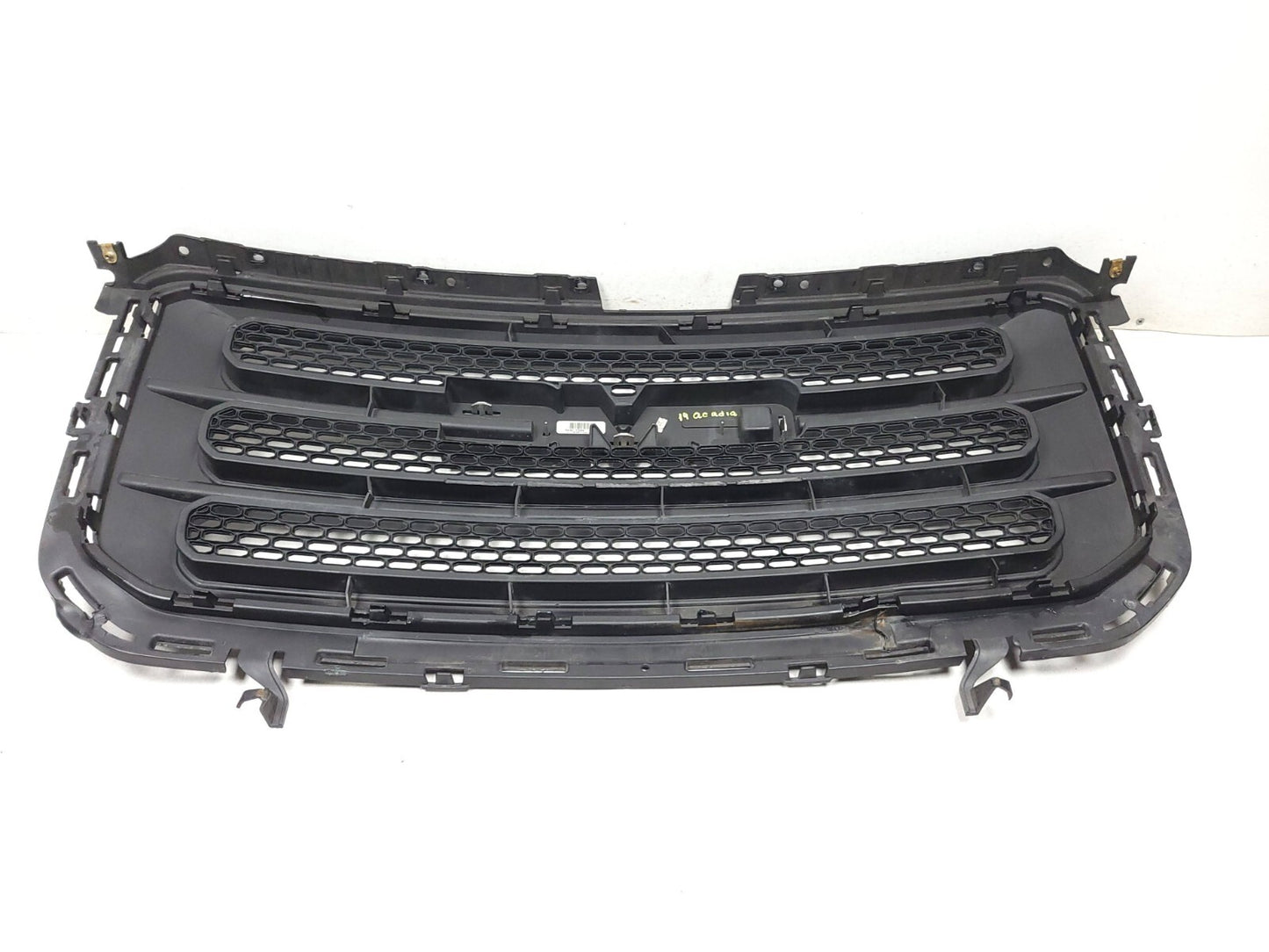 13 14 15 GMC Acadia Front Bumper Grille 22785561 OEM