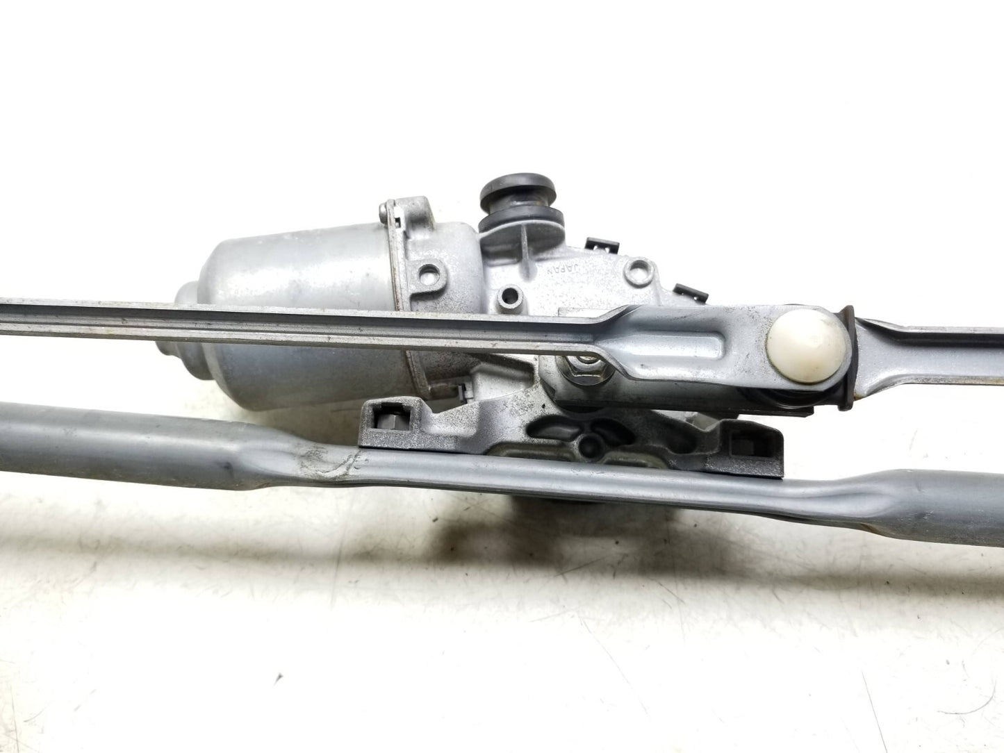 2011 Scion Xb Windshield Wiper Motor W/ Linkage OEM