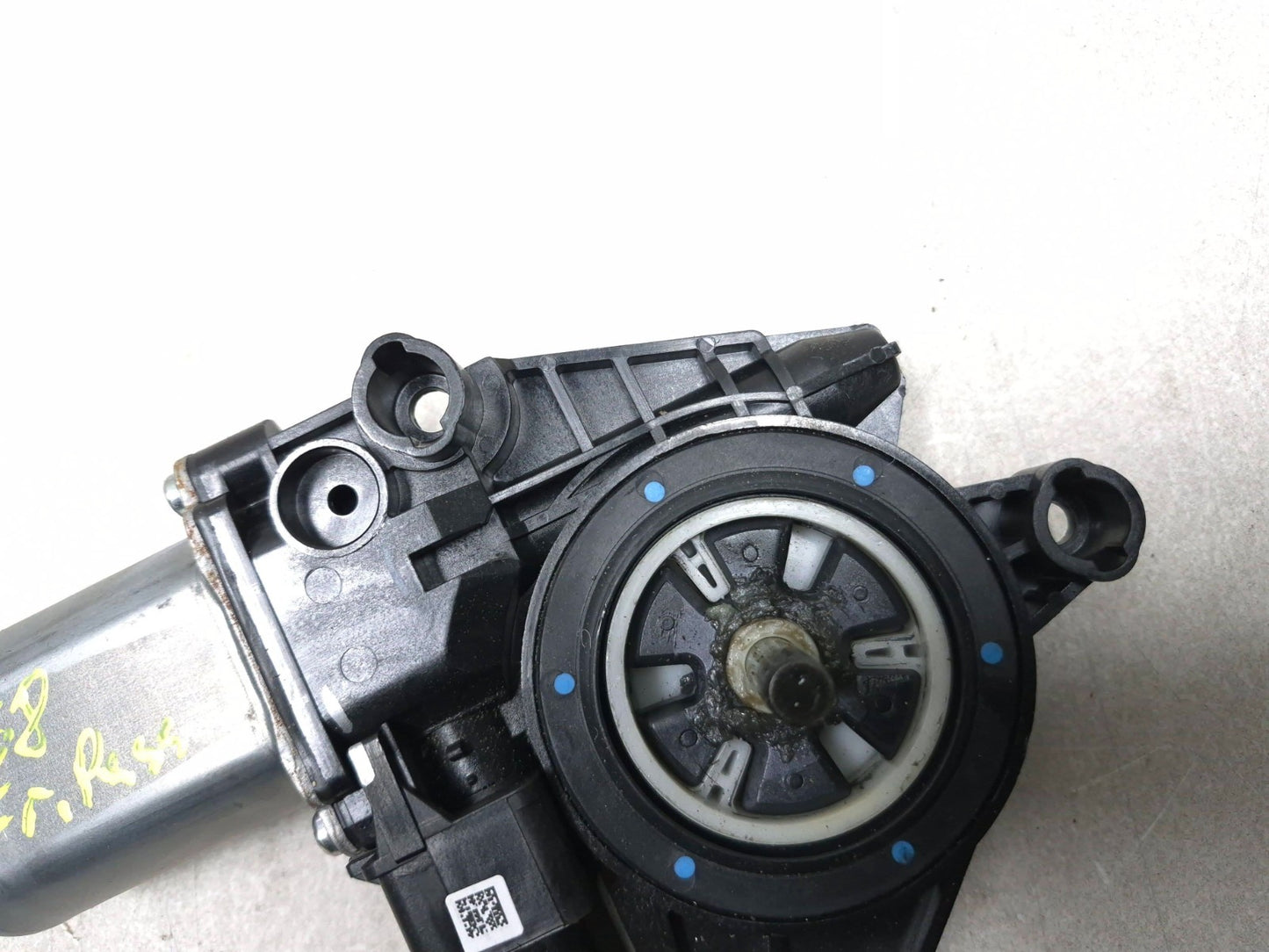 2018 Chrysler 300 Limited AWD Front Passenger Side Window Regulator Motor OEM
