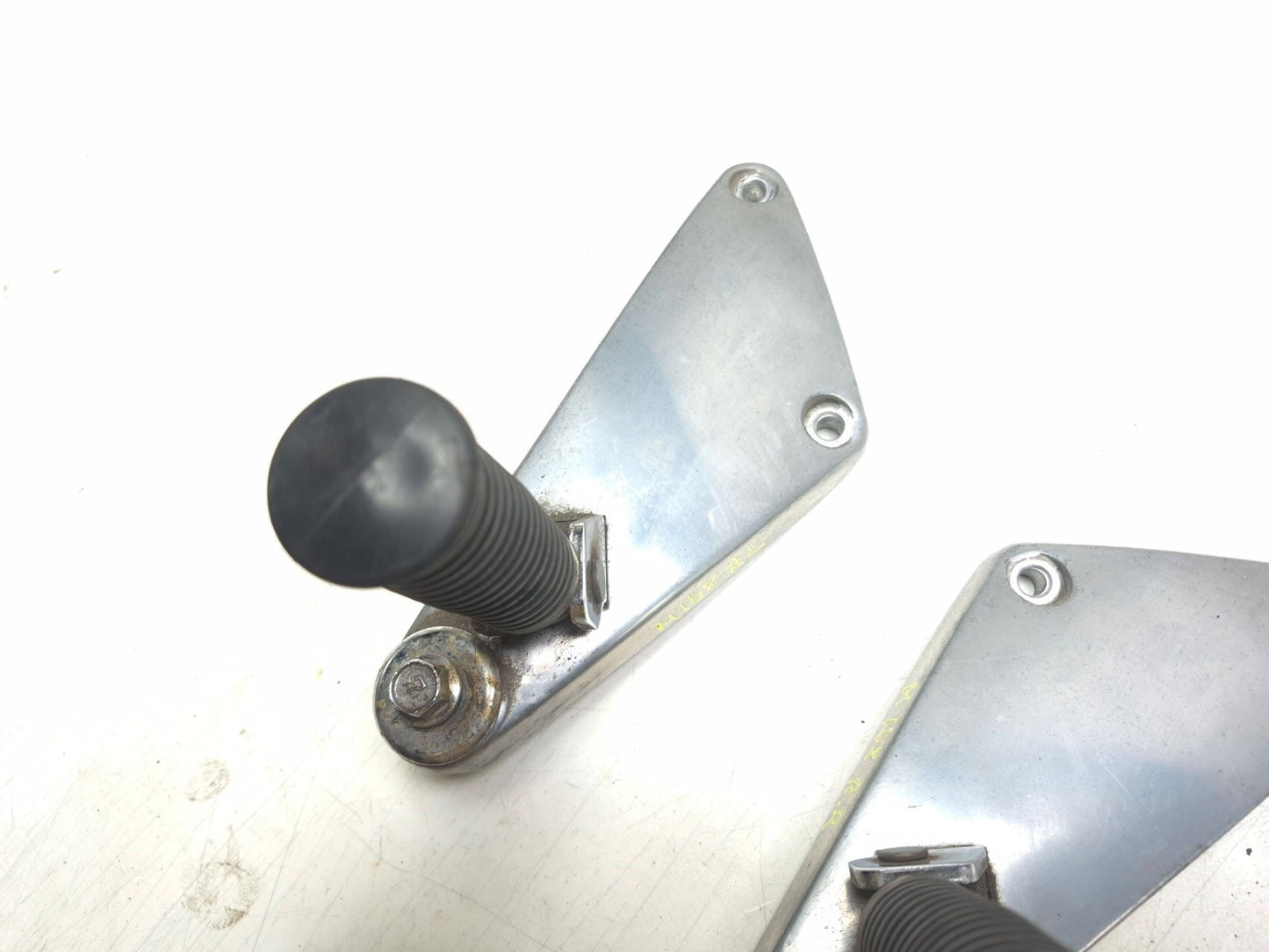 1991 Kawasaki Vulcan 500 En500 Rear Footrest Left & Right Pair OEM