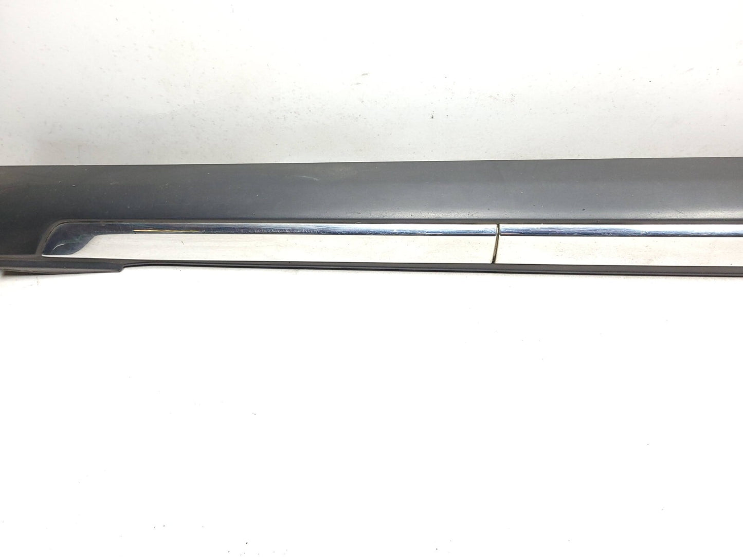 2009 Mitsubishi Outlander Rocker Panel Skirt Molding Left & Right Pair OEM