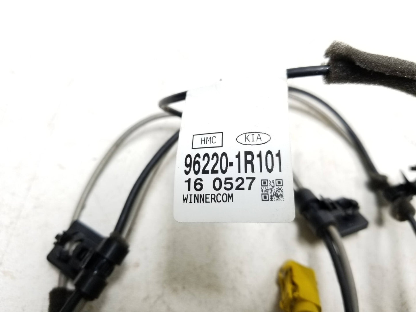 12 - 17 Hyundai Accent Radio Antenna Wire Harness Loom OEM