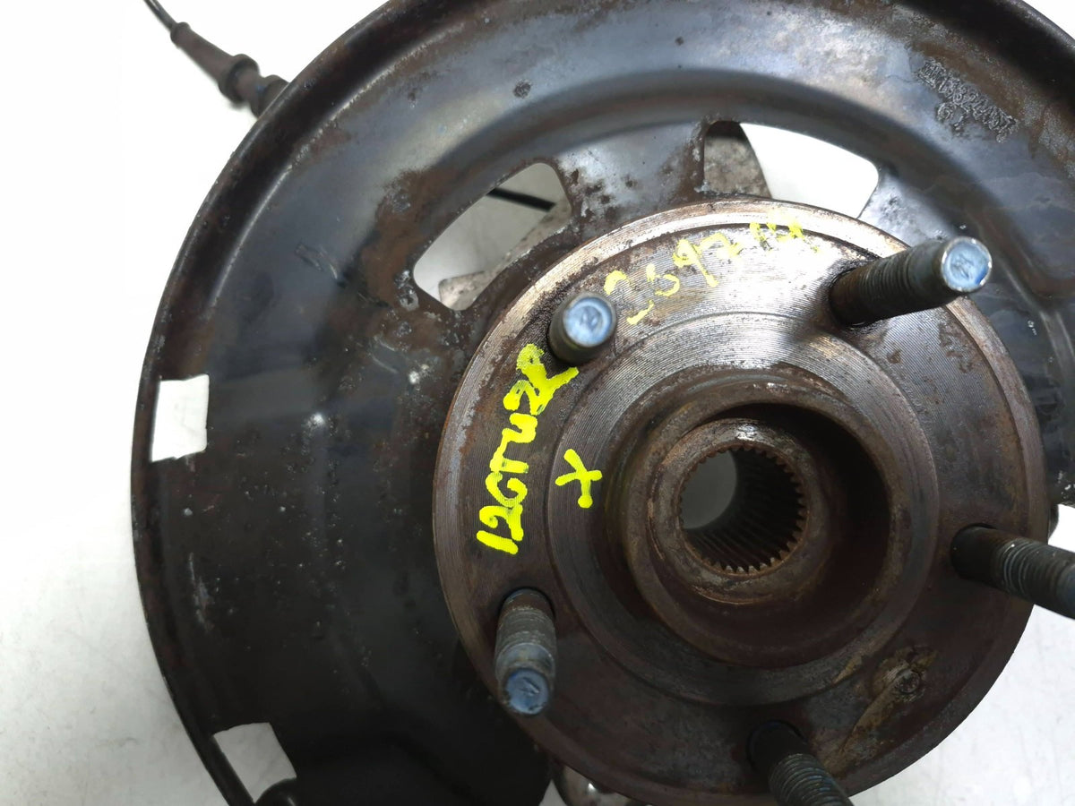 2012 Chevrolet Cruze Front Spindle Knuckle W/hub Right Passenger Side OEM