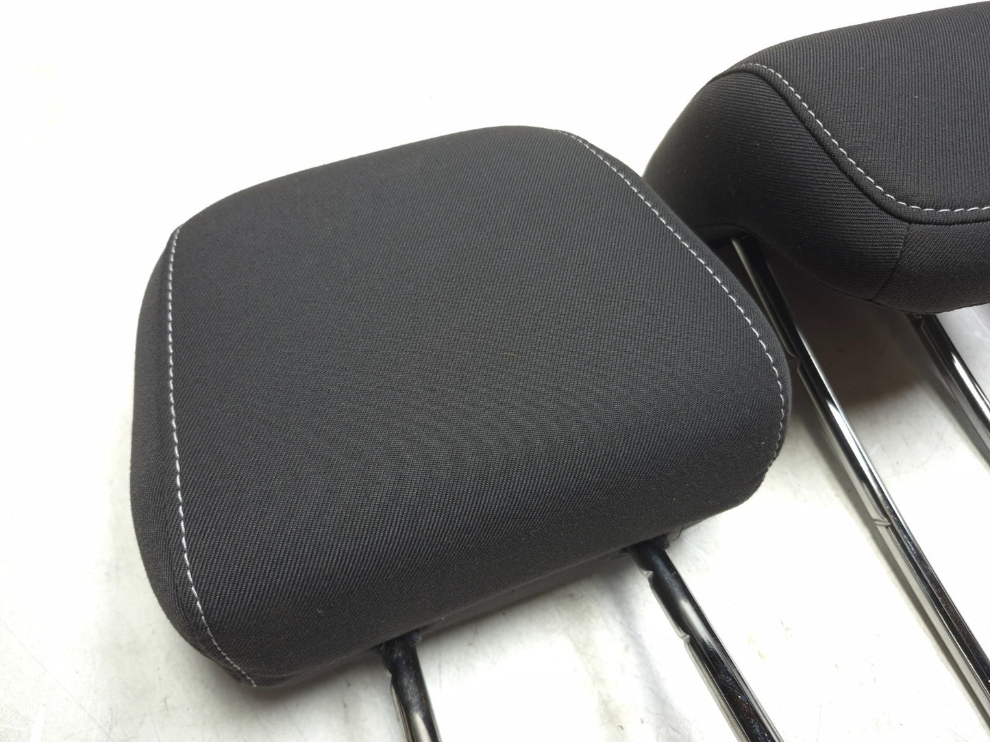 2017 Ford Focus St Rear Seat Headrest 3 Pcs OEM