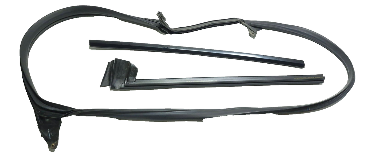 2018 Tesla Model 3 Front Door Seal & Belt Molding Passenger Side Rh 3pcs OEM