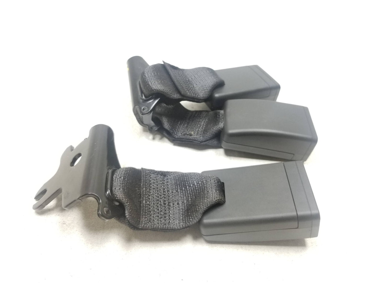 2022 Chevrolet Trailblazer Seat Belt Buckle Latch Rear 3pcs OEM