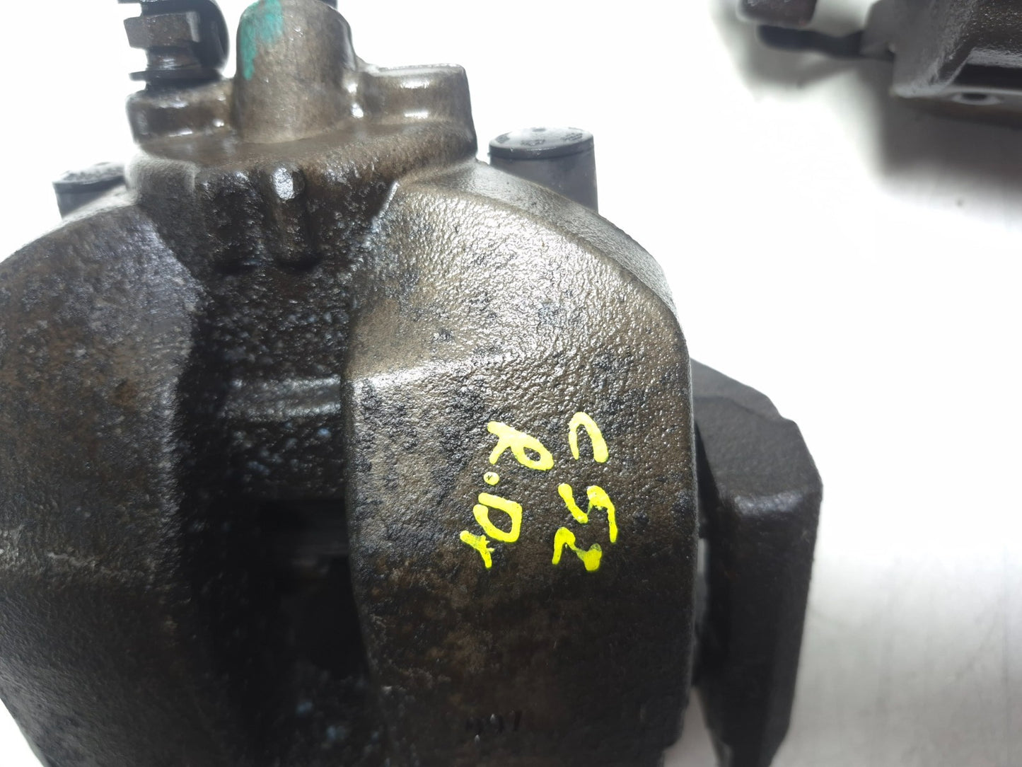2008 BMW X6 E71 Brake Caliper Left & Right Pcs 4 OEM