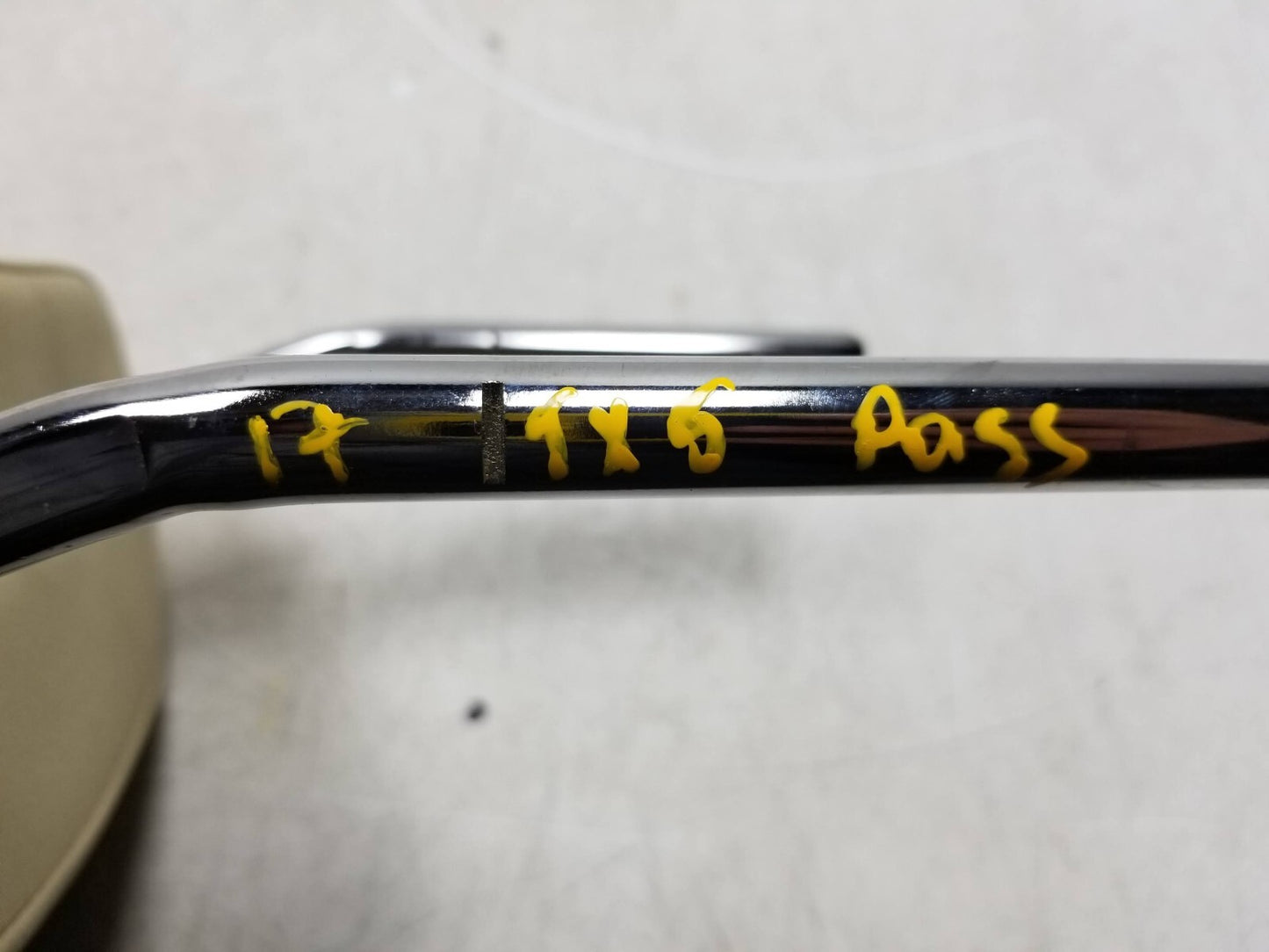 2017 - 2019 Cadillac Xt5 Seat Headrest Front Passenger Side Right OEM