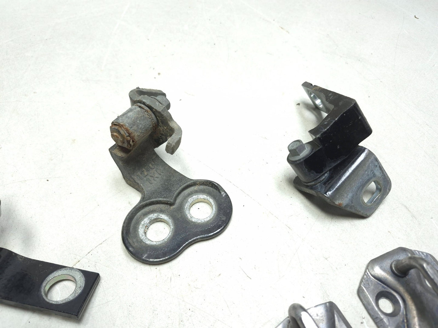 2013 Ford Focus St Door Hinge Passenger Side Oem✅