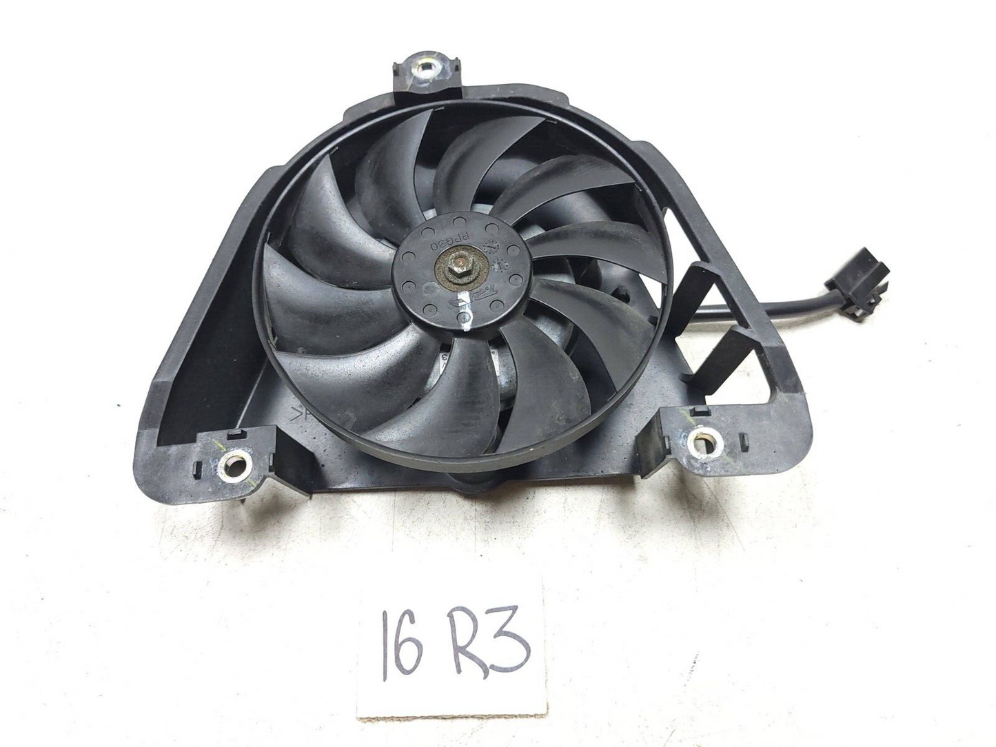 2015-2018 Yamaha Yzf-r3 Yzfr3 Radiator Cooling Fan OEM