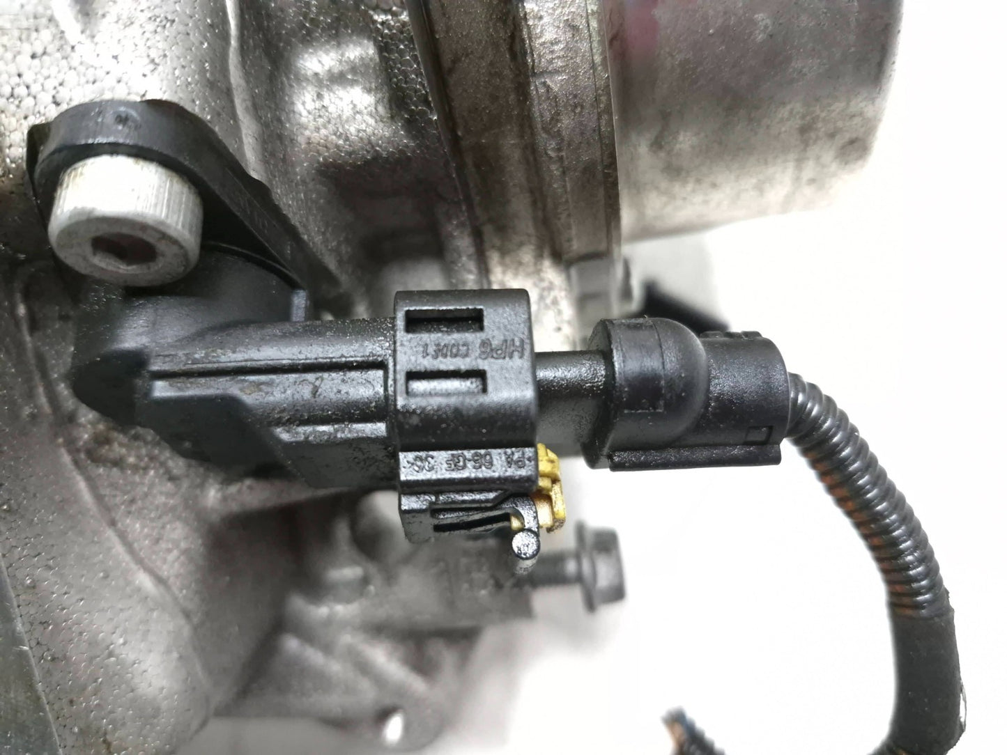 2014 Fiat 500l Exhaust Camshaft Cam Carrier Housing OEM