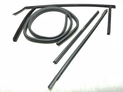 2013 Ford Focus Hatchback Front Door Weatherstrip Seal Passenger Side Right OEM