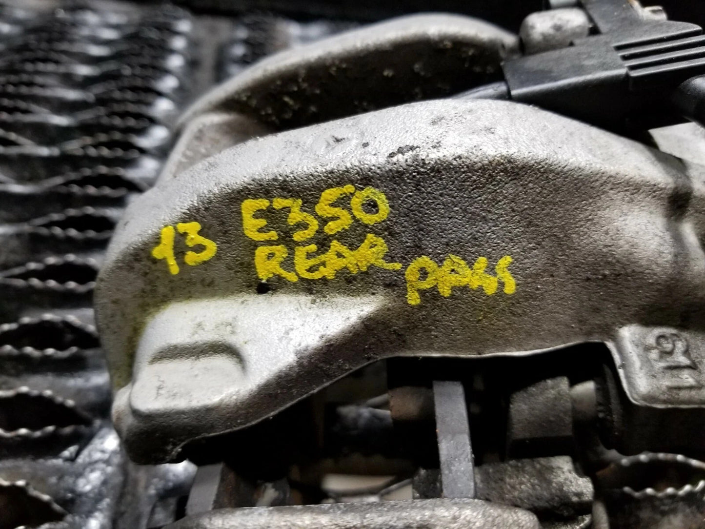 2013 Mercedes E350 Rear Brake Caliper 2pcs OEM