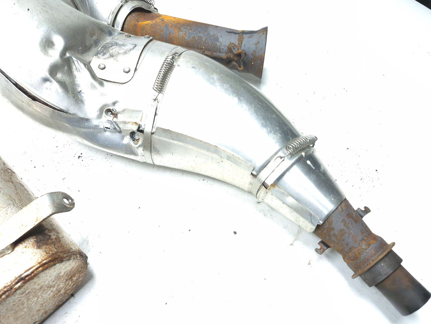 2014 Arctic Cat Zr6000 Exhaust Pipe Expansion Chamber & Muffler OEM