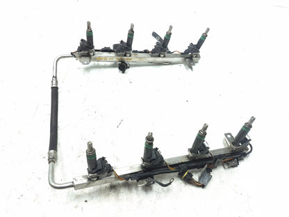 2010 BMW X5 4.8l Fuel Rail W/ Fuel Injector Set OEM