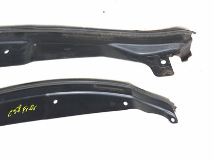 2018 Chrysler 300 Front Fender To Door Weatherstrip Seal Left & Right OEM