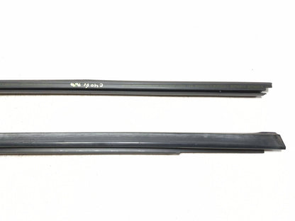 2010 Dodge Caliber Sxt Door Weatherstrip Seal Front Right Passenger Side OEM