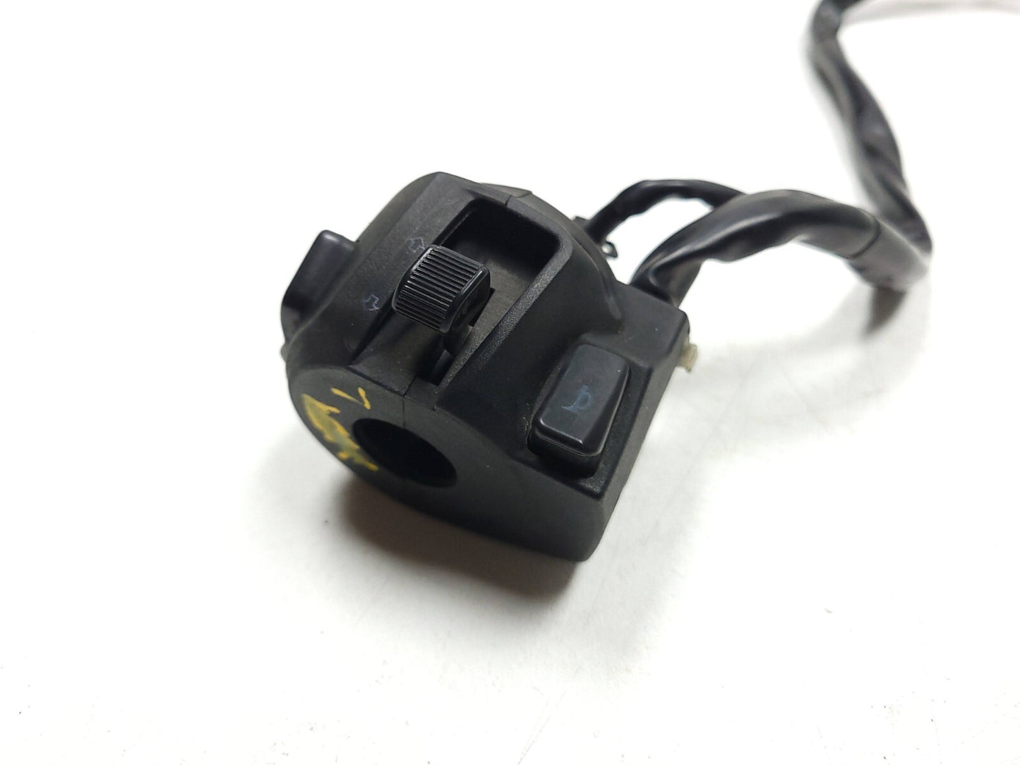2015 - 2018 Yamaha Yzf-r3 Yzfr3 Left Handlebar Headlight Horn Switch  OEM