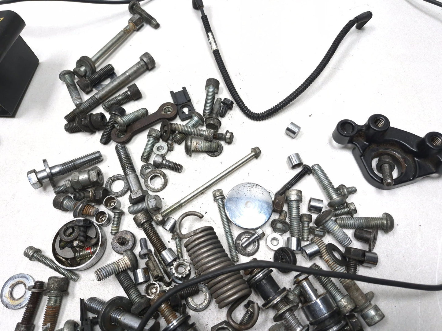 2003 Harley-davidson Fxdl Anniversary Dyna Misc Bolt & Mounting Bracket OEM