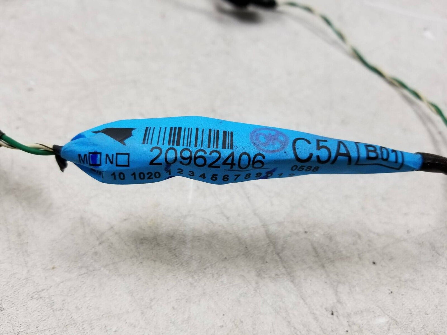 2010 2011 Chevrolet Equinox Door Wire Harness Front Passenger Side Right OEM