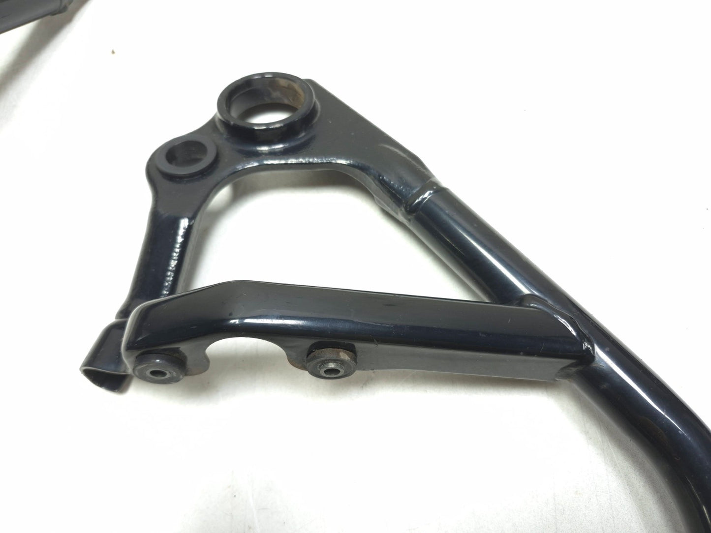 2004 Suzuki Intruder Volusia Vl800 Lower Frame Mount Bracket Pair OEM