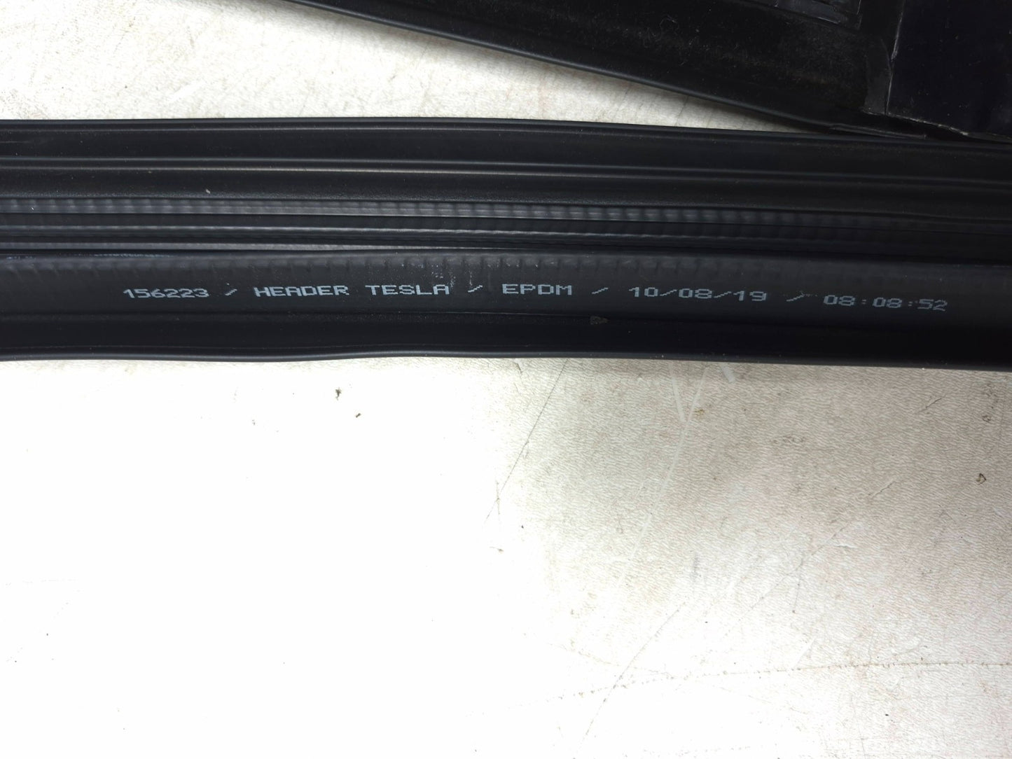 2019 Tesla Model 3 Front Door Weatherstrip Seal Passenger Side Right 2pcs OEM