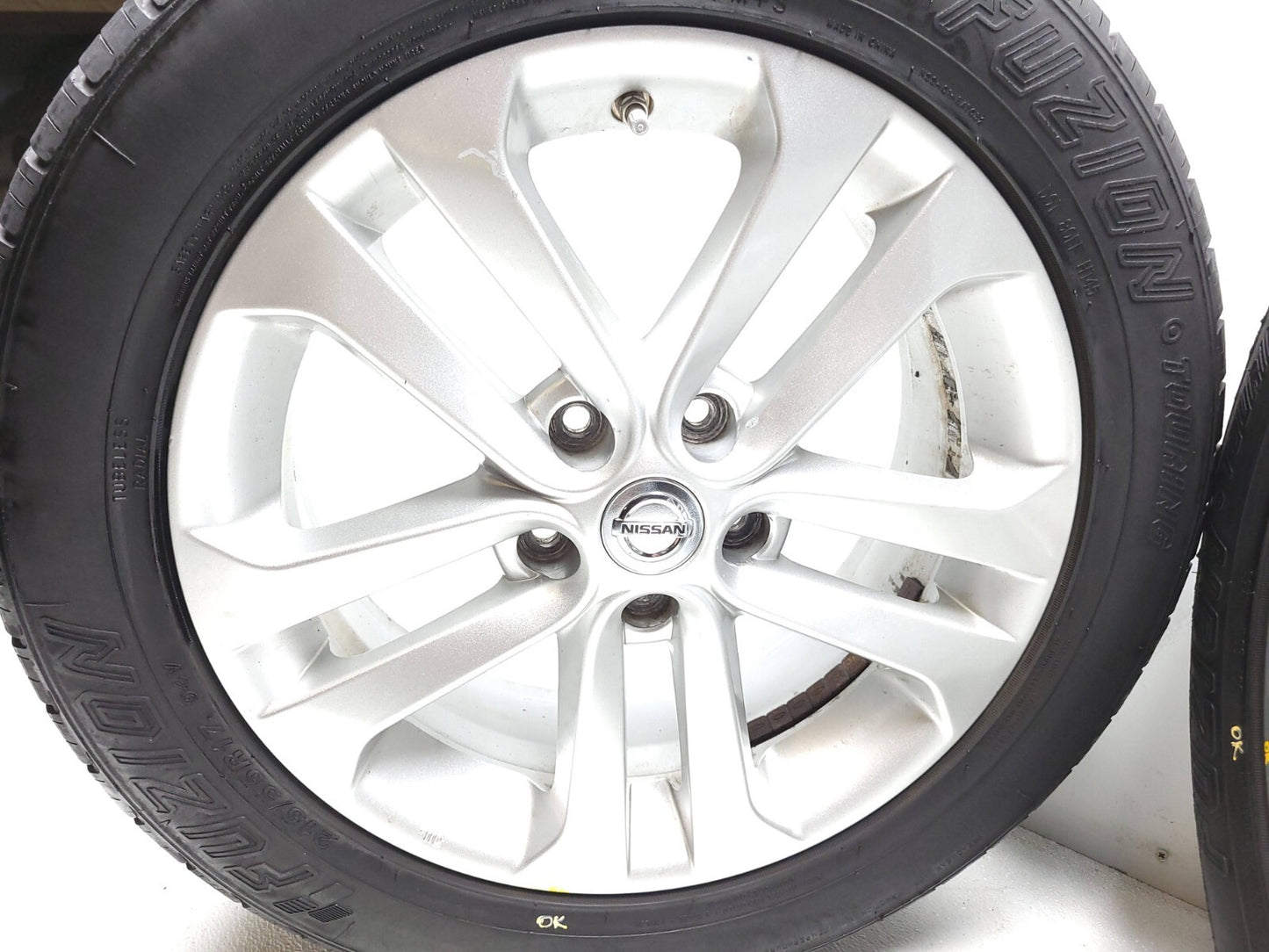 2012 Nissan Rogue Wheel Rim W/ Tire 215/55r17 8.5/32" Pair OEM