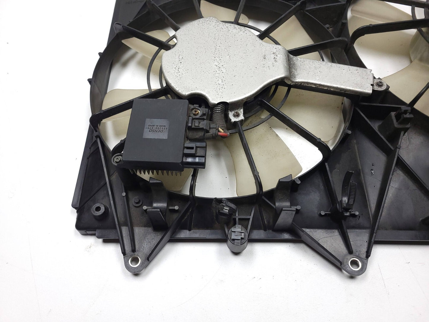 2009 - 2015 Mazda Cx-9 Front Radiator Dual Fan Motor Assembly OEM