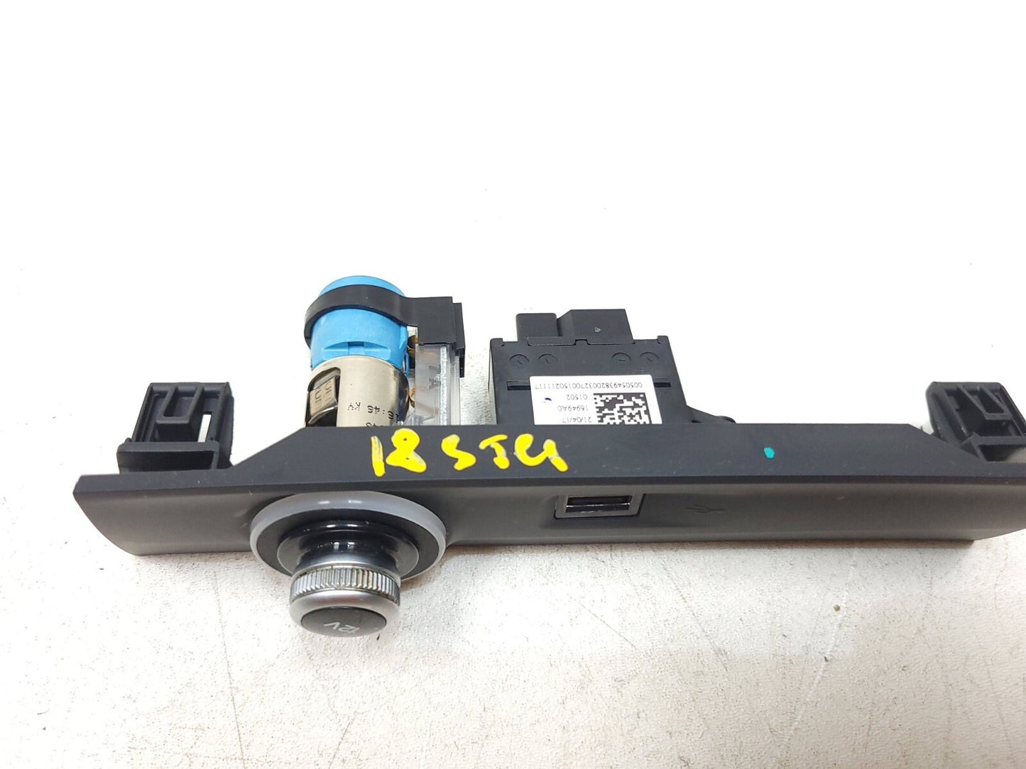 2017-2023 Alfa Romeo Stelvio Dashboard Power Outlet & Usb Port OEM