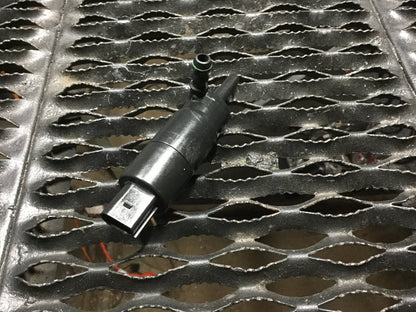 05 06 07 08 09 00 Audi A4 Headlight Washer Pump 3b7955681 OEM