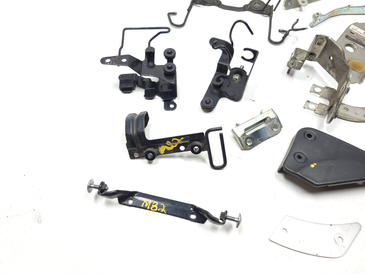 2007 Yamaha Xvs 1300 V-star Holder & Bracket 21 Pcs OEM