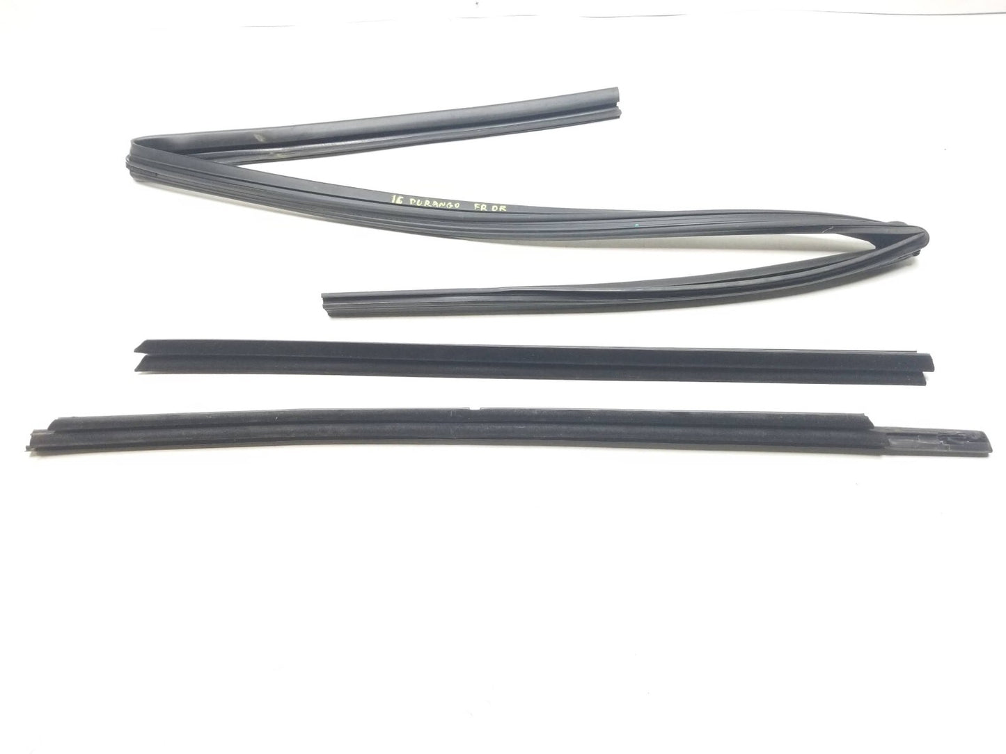 2016 Dodge Durango Front Door Window Belt Seal Driver Side Left OEM