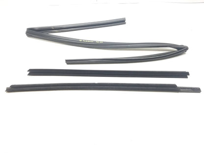 2016 Dodge Durango Front Door Window Belt Seal Driver Side Left OEM