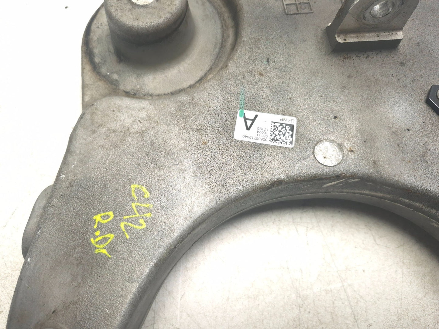 2024 Alfa Romeo Stelvio Control Arm Rear Driver Side Left 2 Pcs OEM