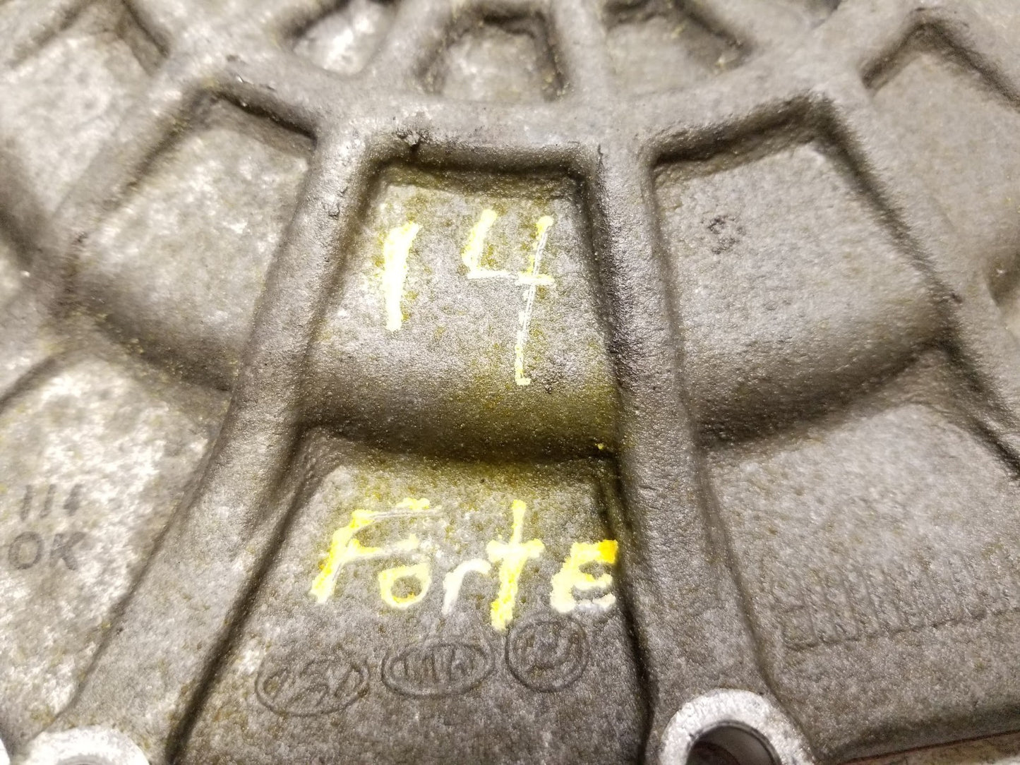 2014 Kia Forte Automatic Transmission End Cover Case Rear OEM