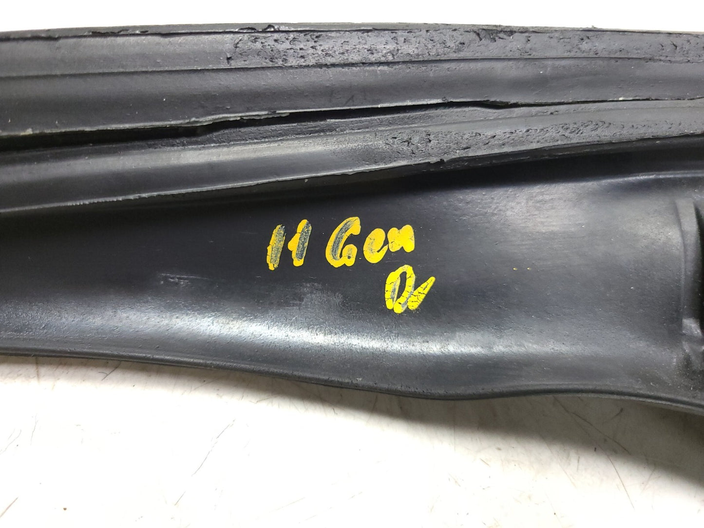 2009 - 2013 Hyundai Genesis Coupe Upper Door Glass Weatherstrip Left & Right OEM