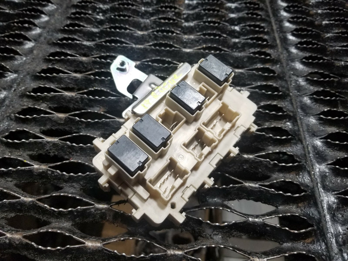 16 17 18 19 Nissan Rogue Dash Fuse Box OEM 33k